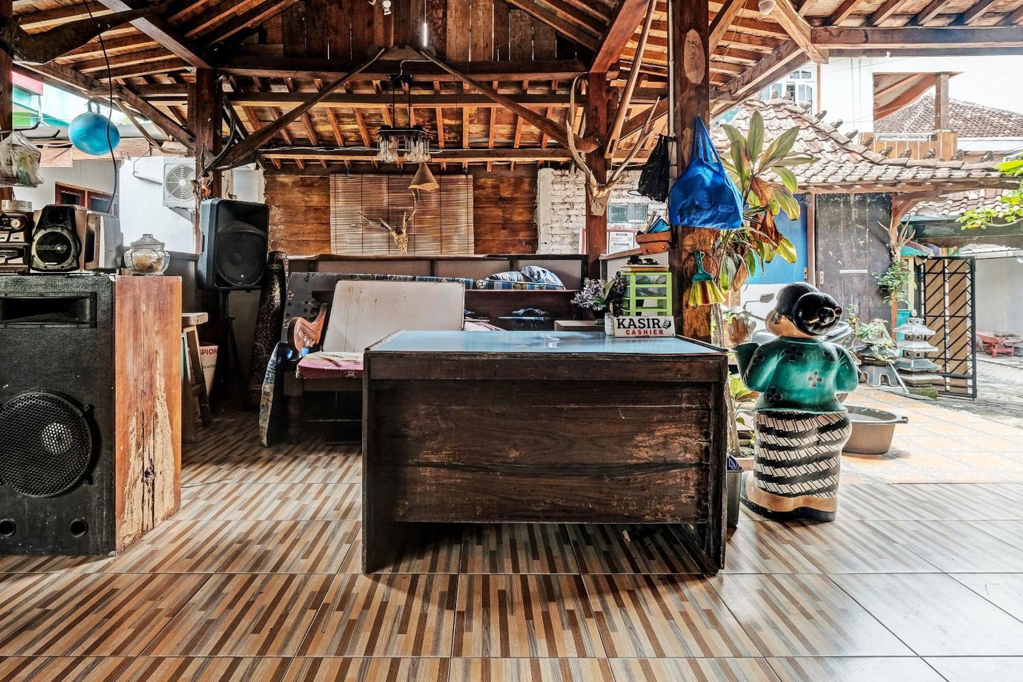 Spot On 91916 Joglo Doyong Homestay Syariah Yogyakarta Ngoại thất bức ảnh