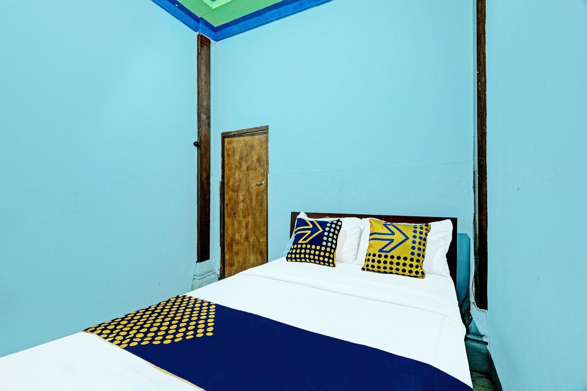 Spot On 91916 Joglo Doyong Homestay Syariah Yogyakarta Ngoại thất bức ảnh
