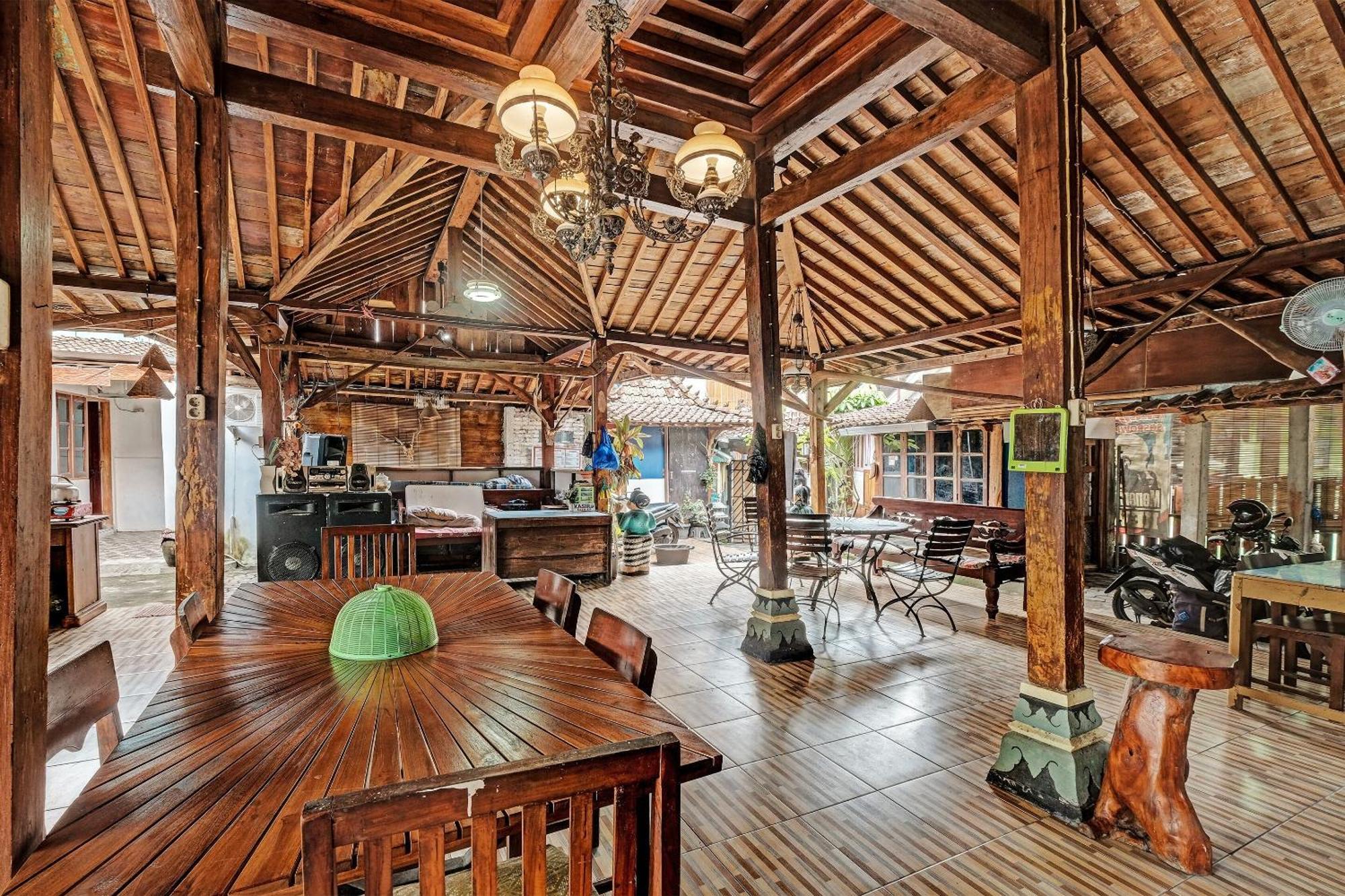 Spot On 91916 Joglo Doyong Homestay Syariah Yogyakarta Ngoại thất bức ảnh