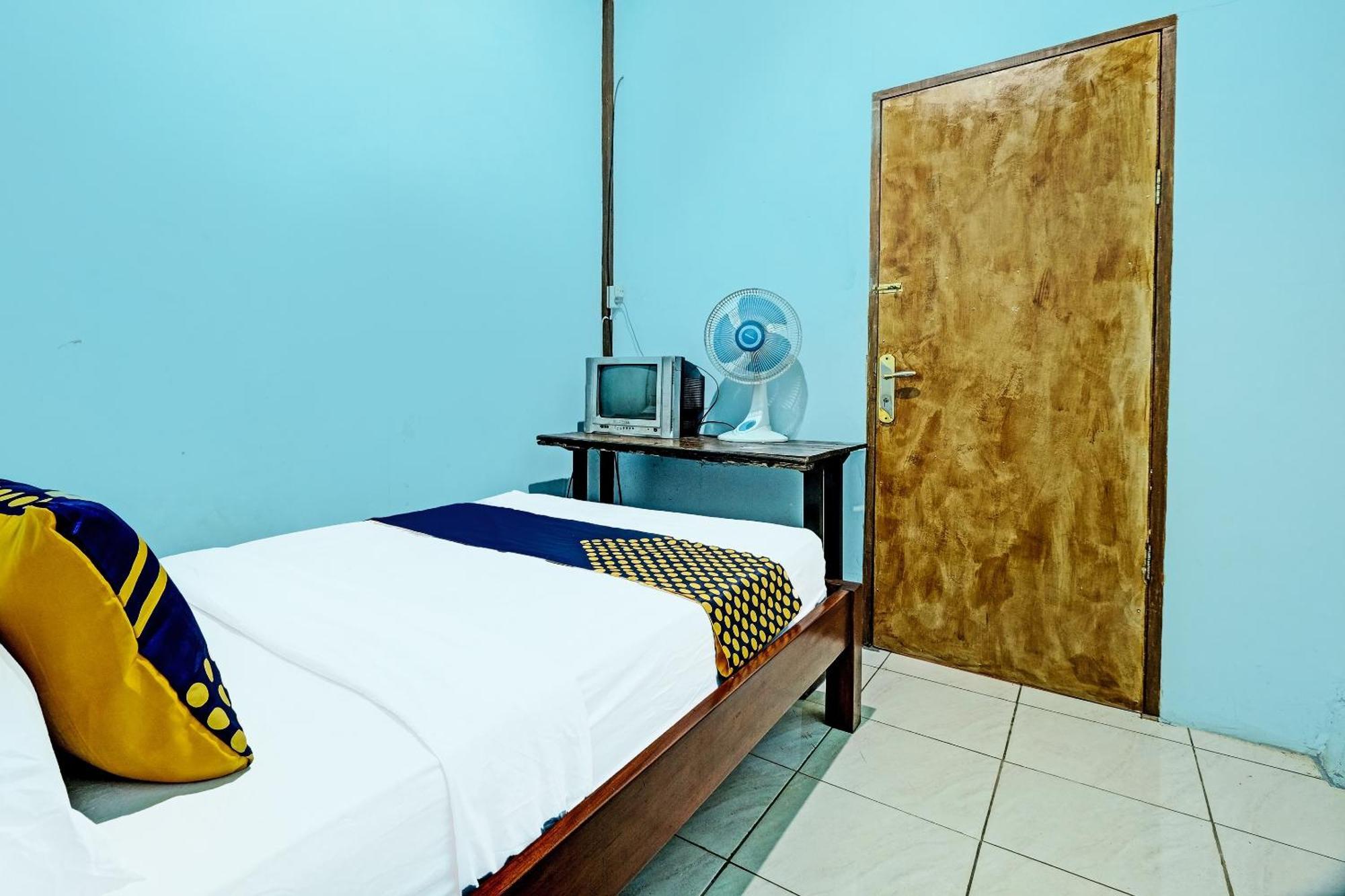 Spot On 91916 Joglo Doyong Homestay Syariah Yogyakarta Ngoại thất bức ảnh