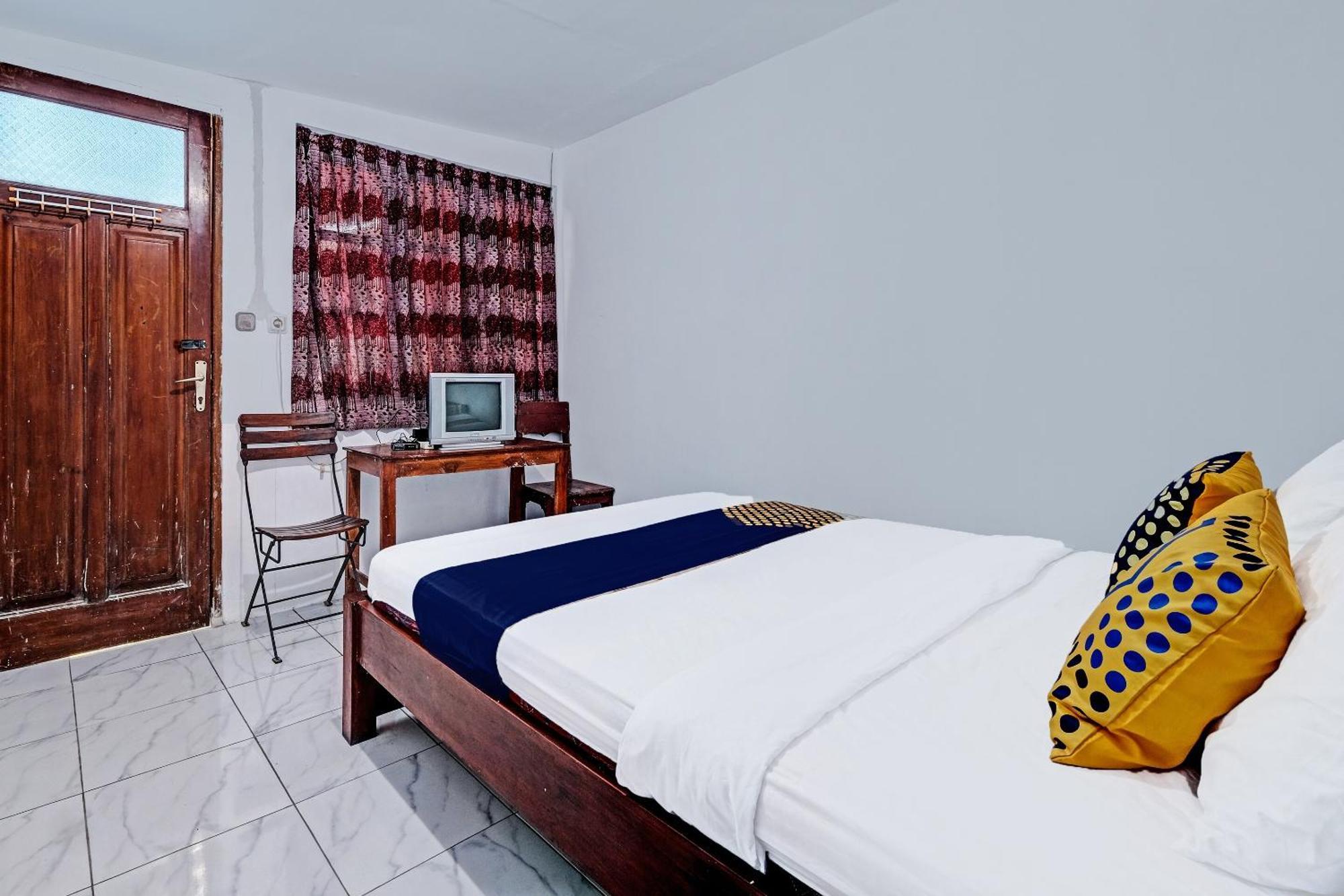Spot On 91916 Joglo Doyong Homestay Syariah Yogyakarta Ngoại thất bức ảnh