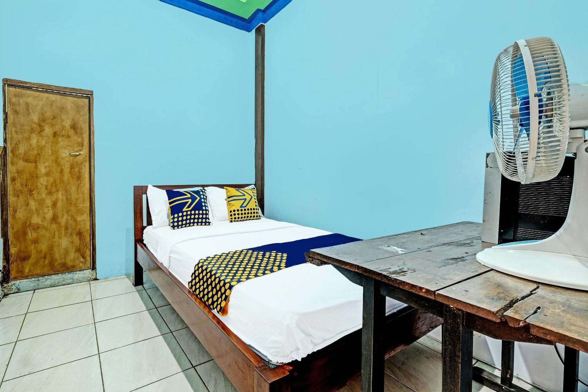 Spot On 91916 Joglo Doyong Homestay Syariah Yogyakarta Ngoại thất bức ảnh