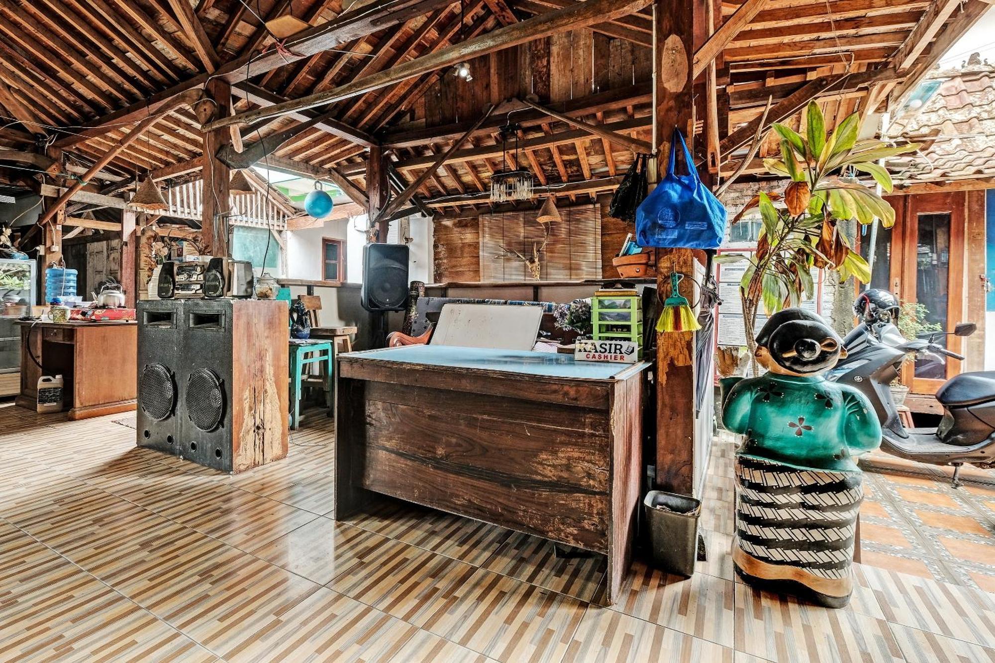 Spot On 91916 Joglo Doyong Homestay Syariah Yogyakarta Ngoại thất bức ảnh